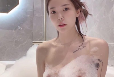 Onlyfans-girlcrush_yuka 想和清纯美少女一起洗澡吗